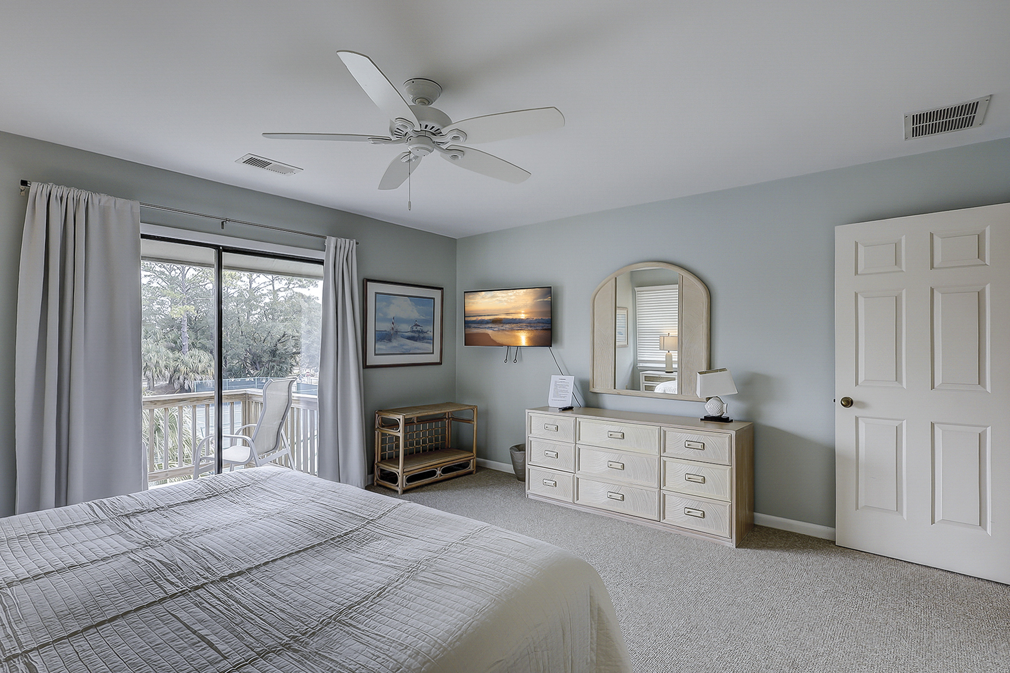 King Suite - 2nd Floor