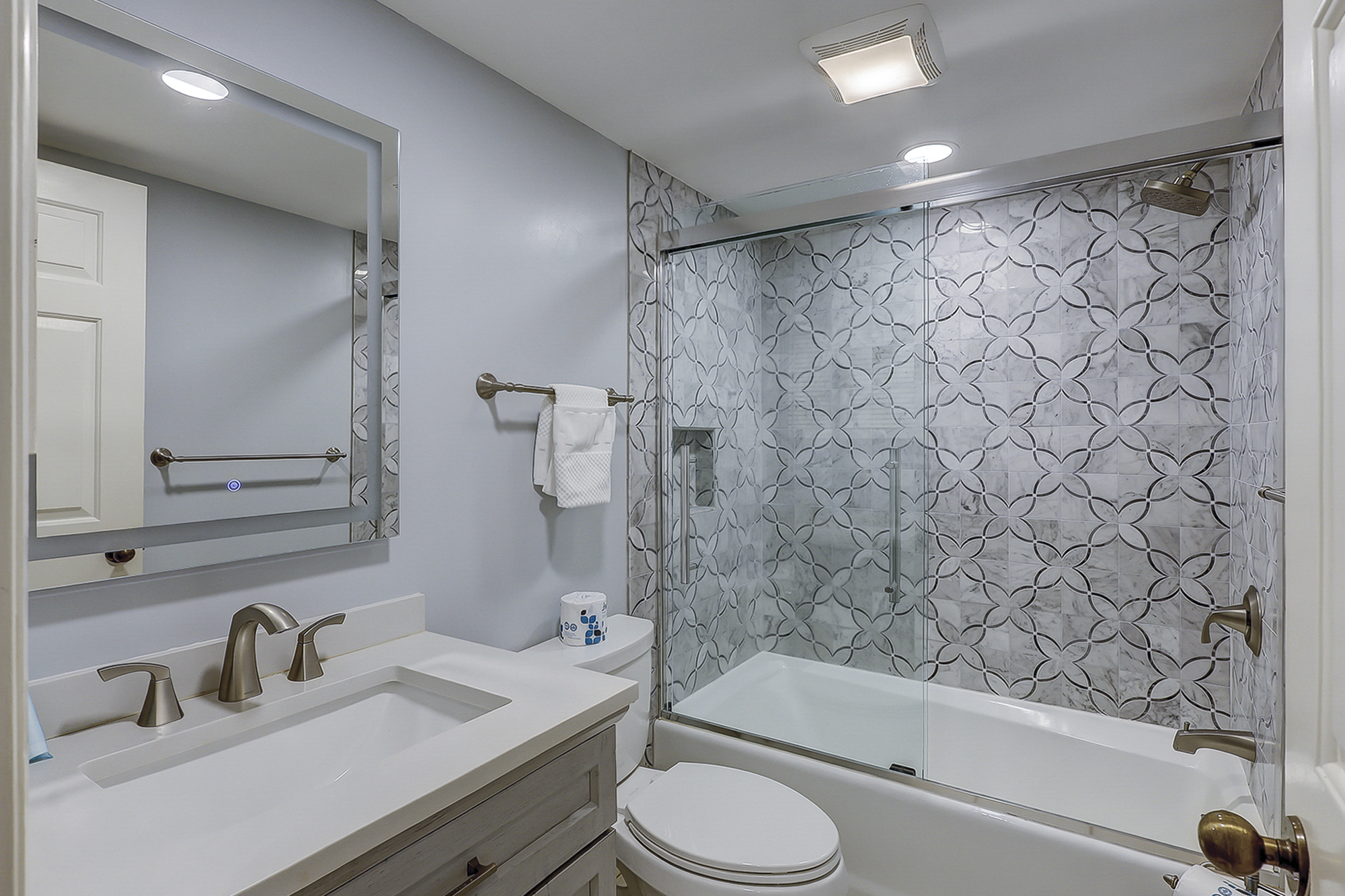 Guest Bathroom - Halfway