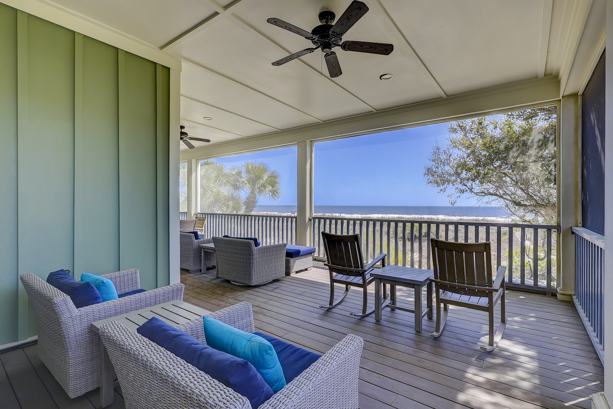 Screened - in - Porch