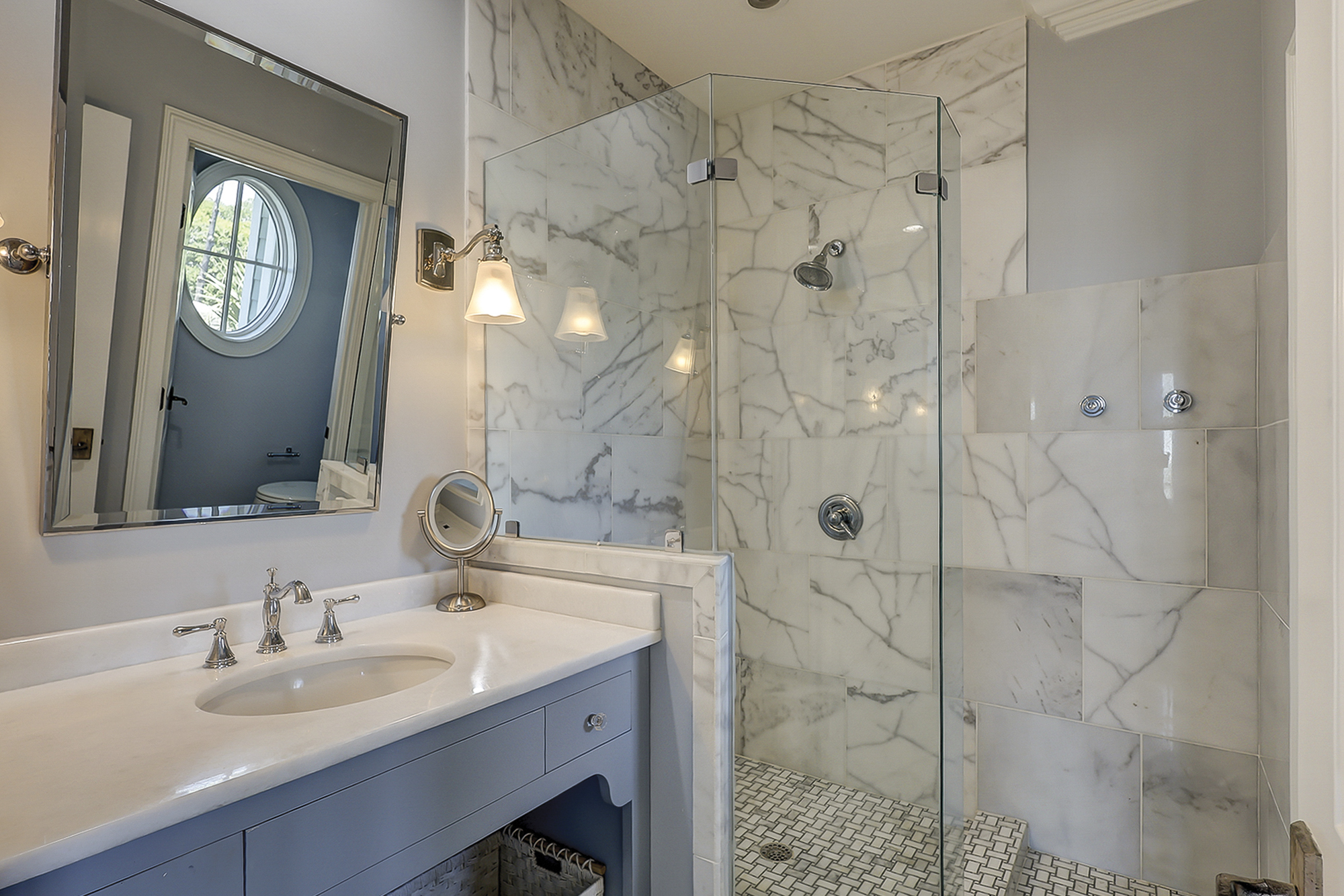 King Suite Full Bathroom
