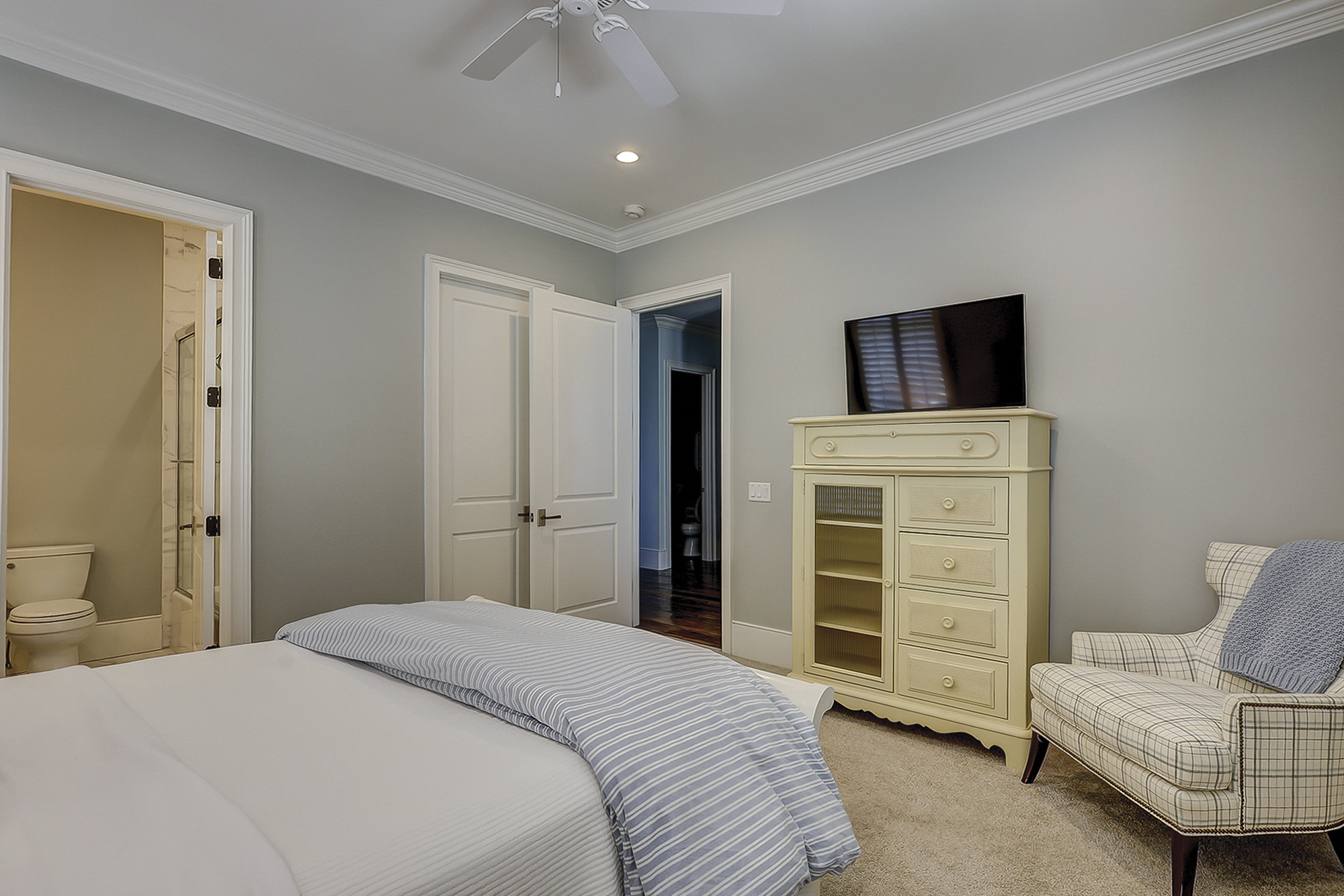 Queen Suite