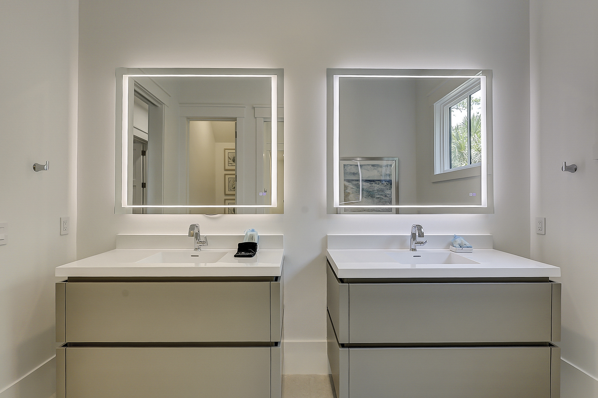 King Suite Full Bathroom