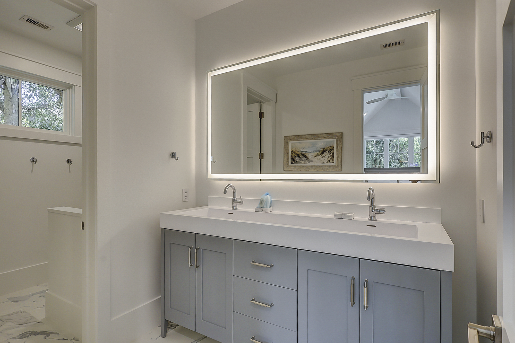 3rd Floor King Suite Full Bathroom