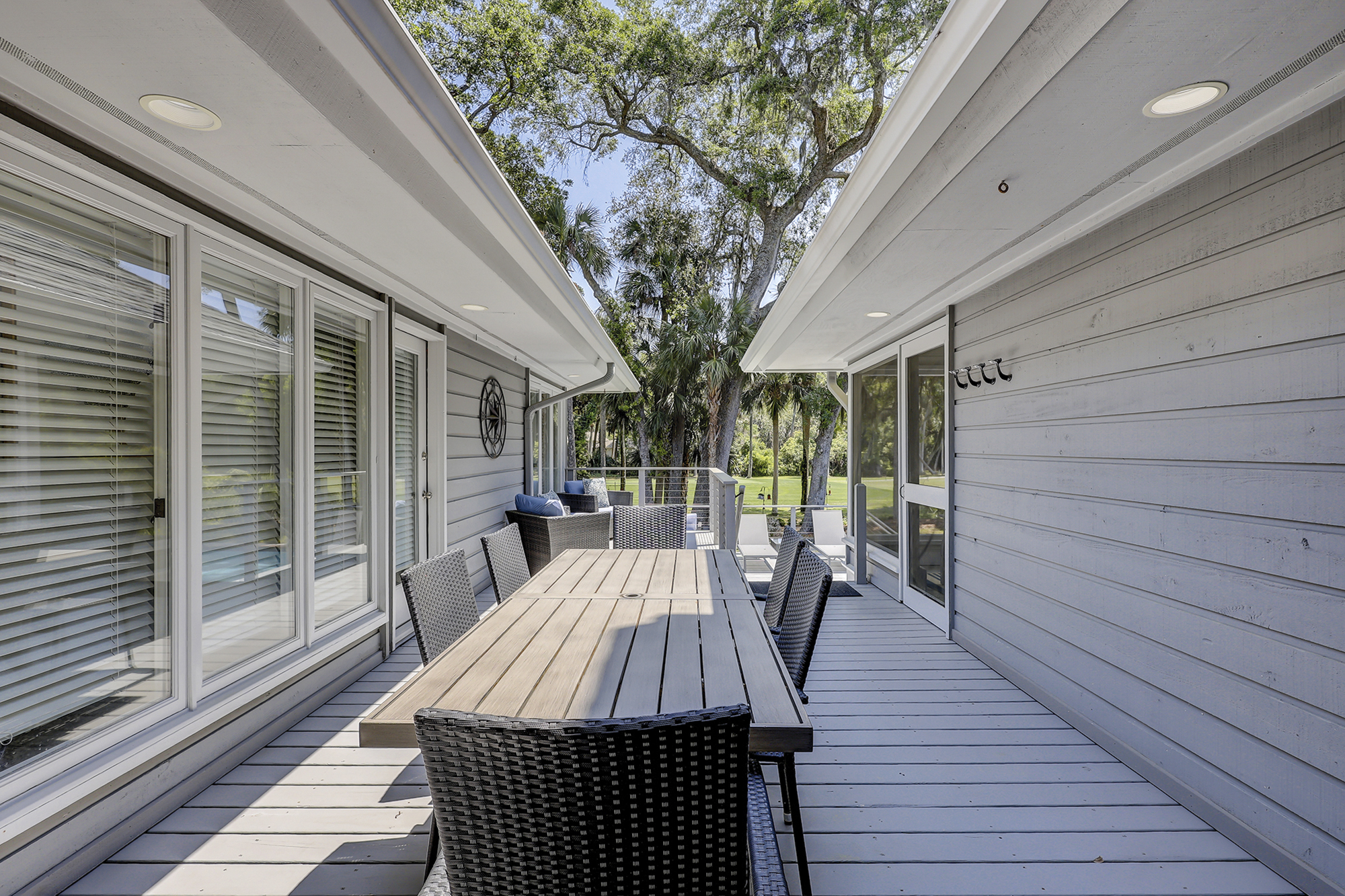 Outdoor Seating/Dining