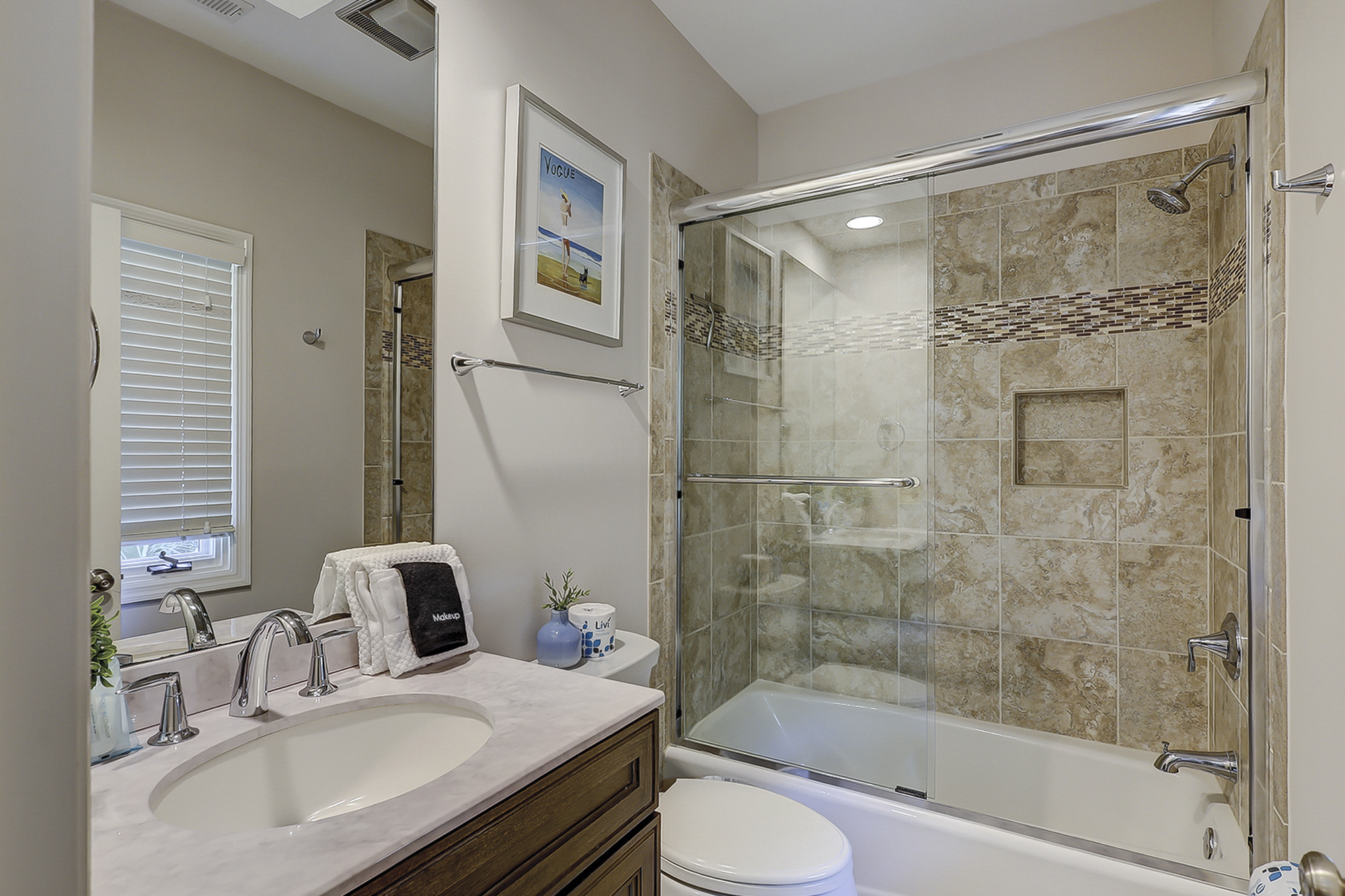 Guest Bathroom - Queen