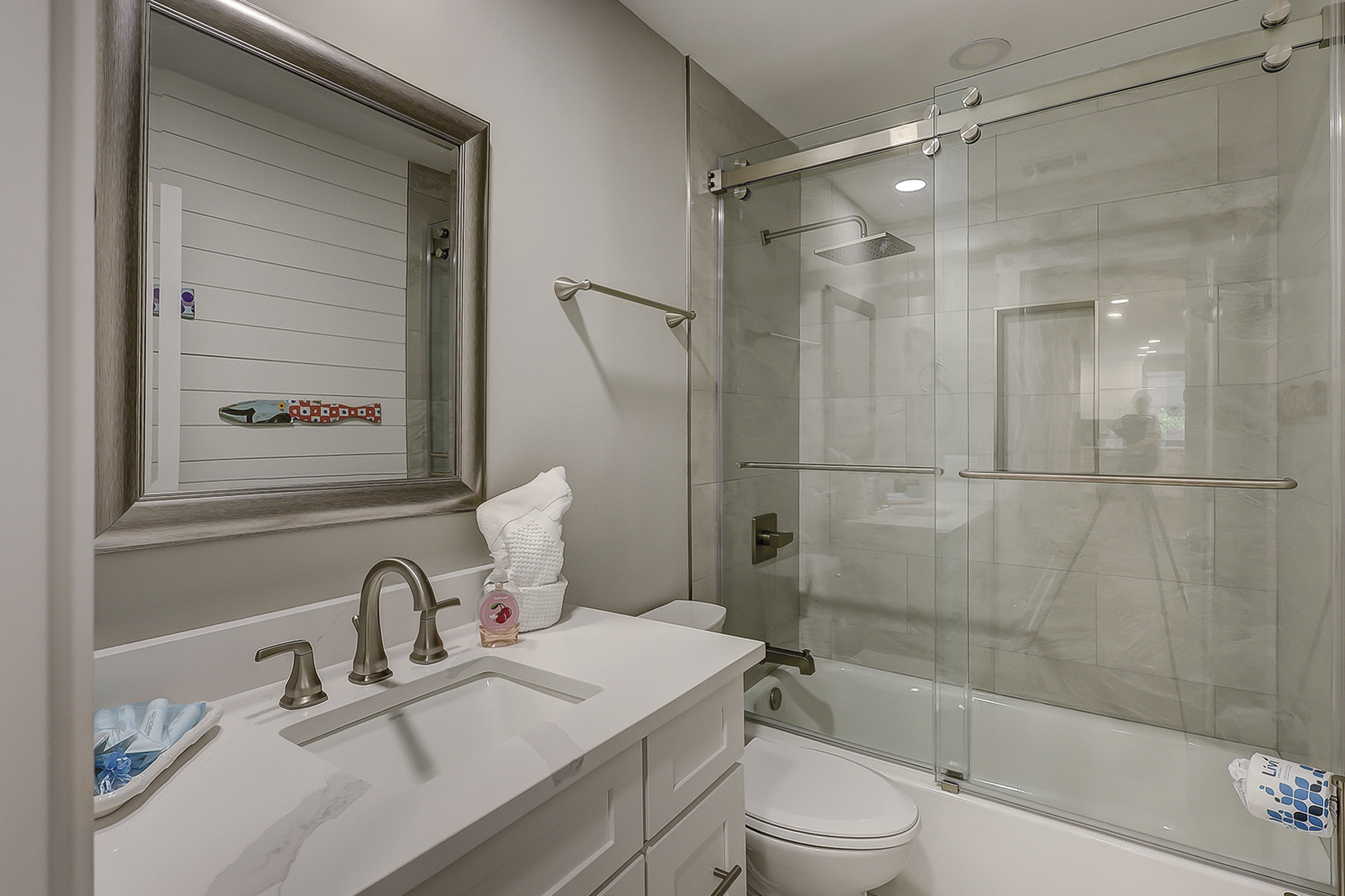 Guest Full Bathroom - Combination Shower/Tub