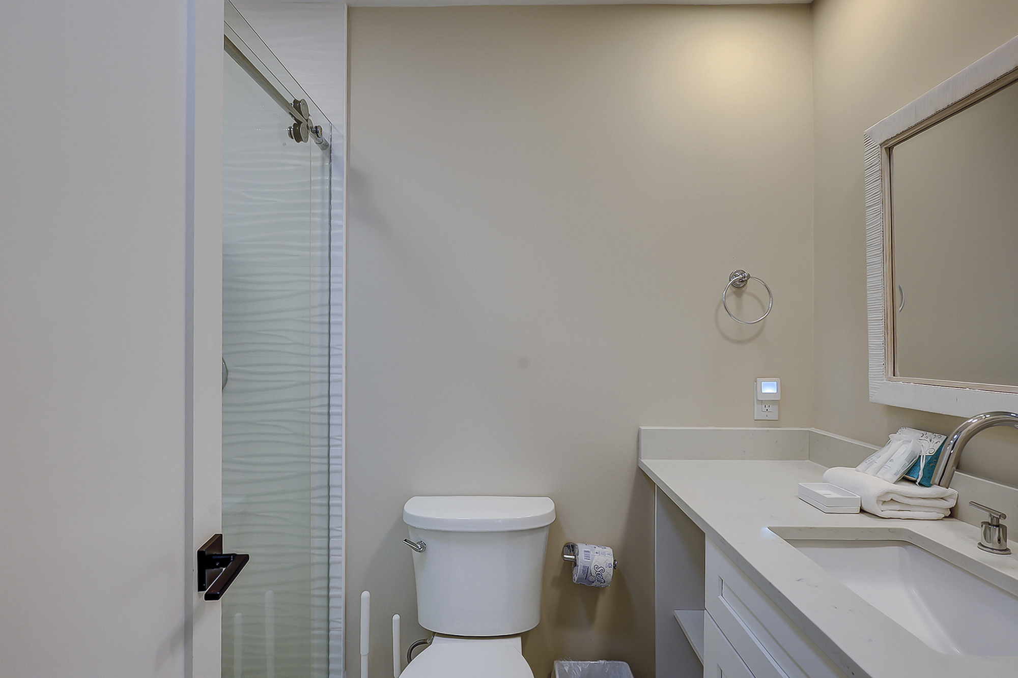 Guest Bedroom - King Suite Bathroom