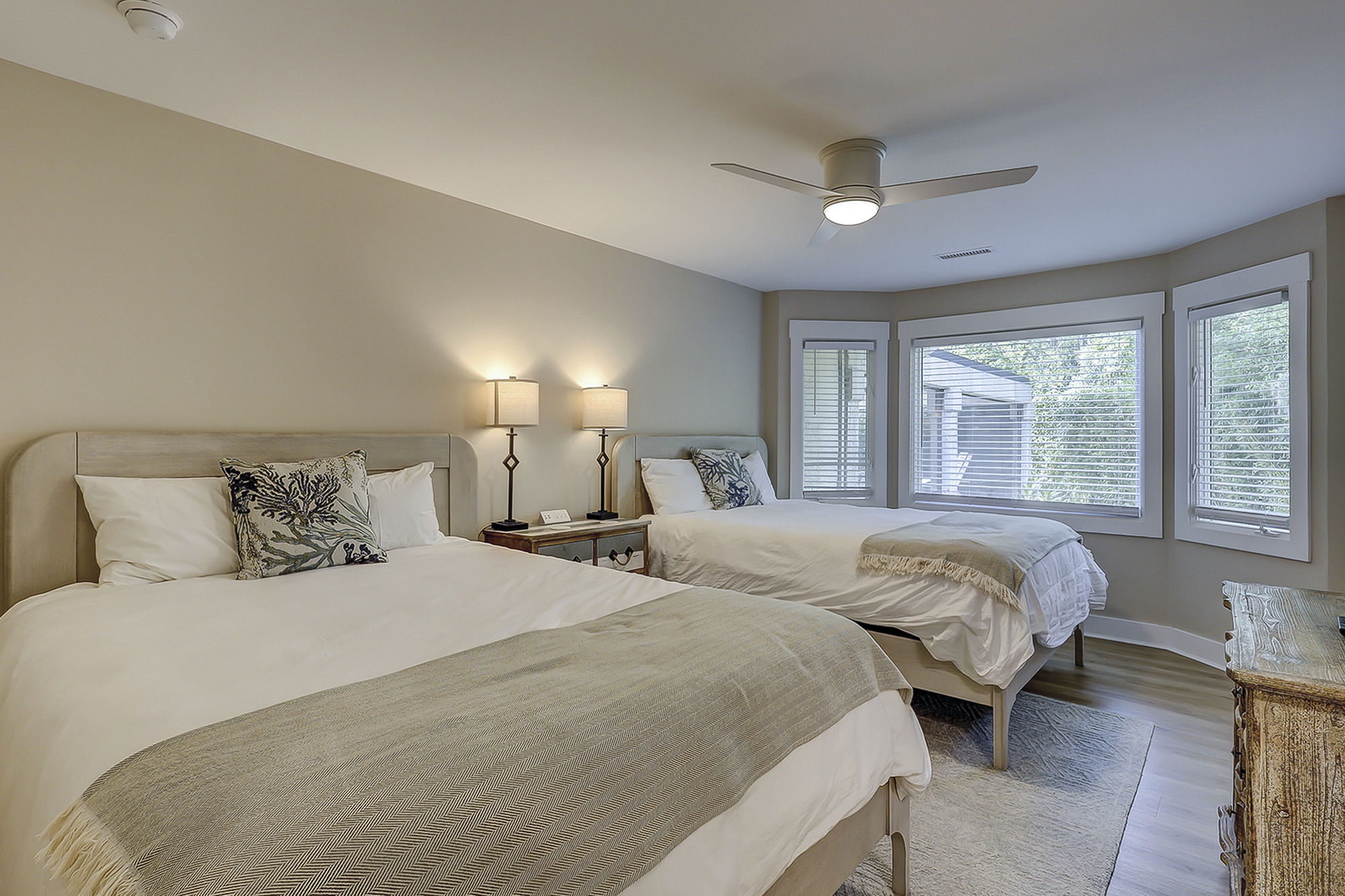 Guest Bedroom - 2 Queen Beds