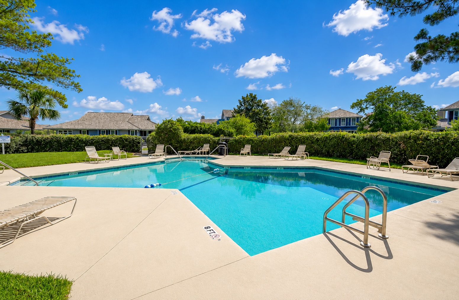 Lands End Community Pool