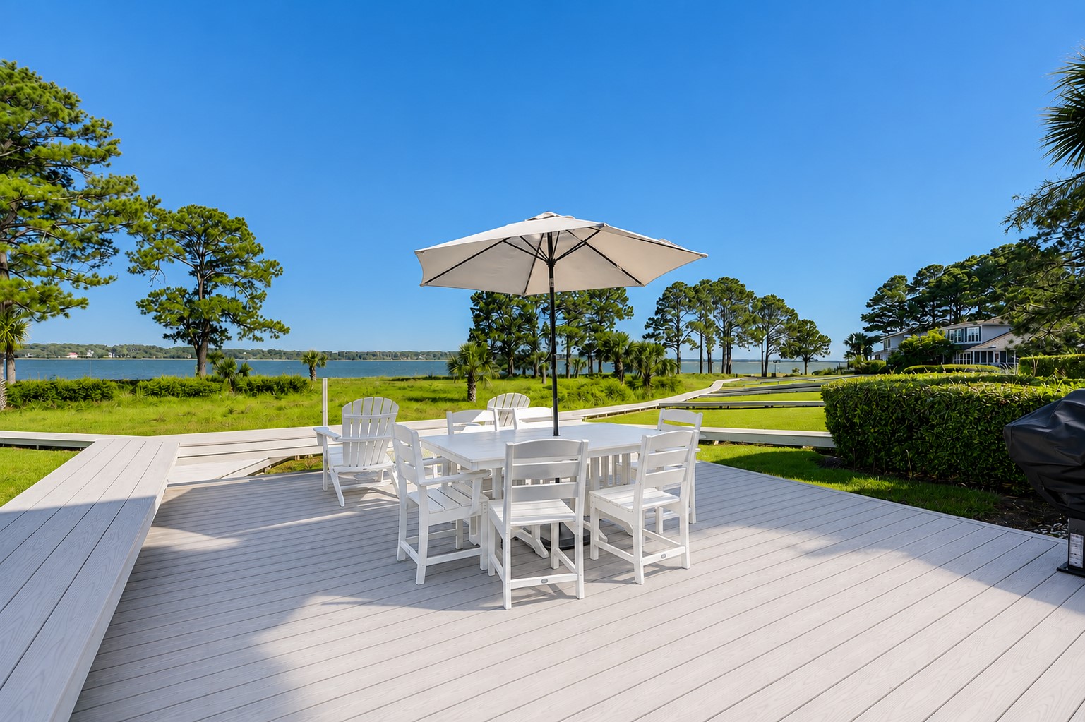 Patio & Sundeck Off the Screened Porch