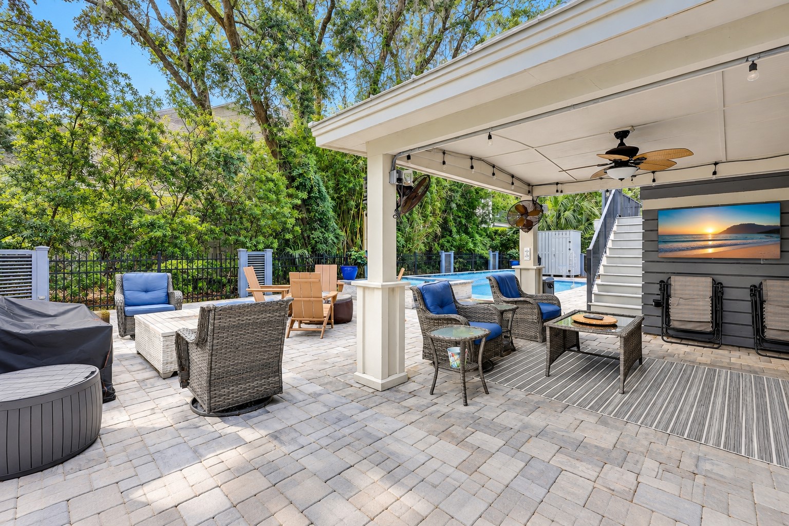 28 Ruddy Turnstone - Pool Area