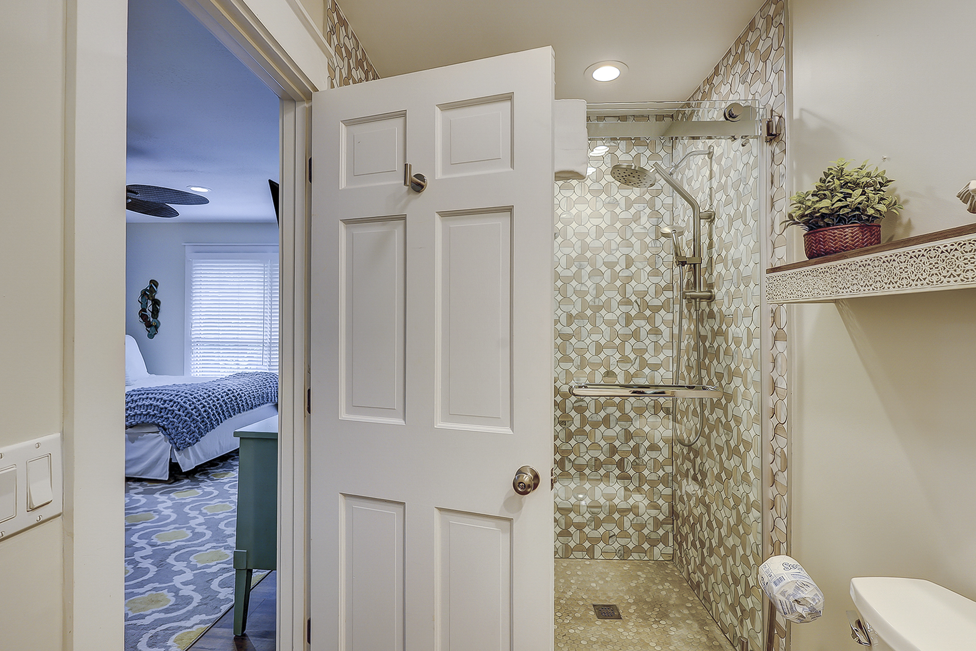 28 Ruddy Turnstone - Guest Suite Full Bathroom