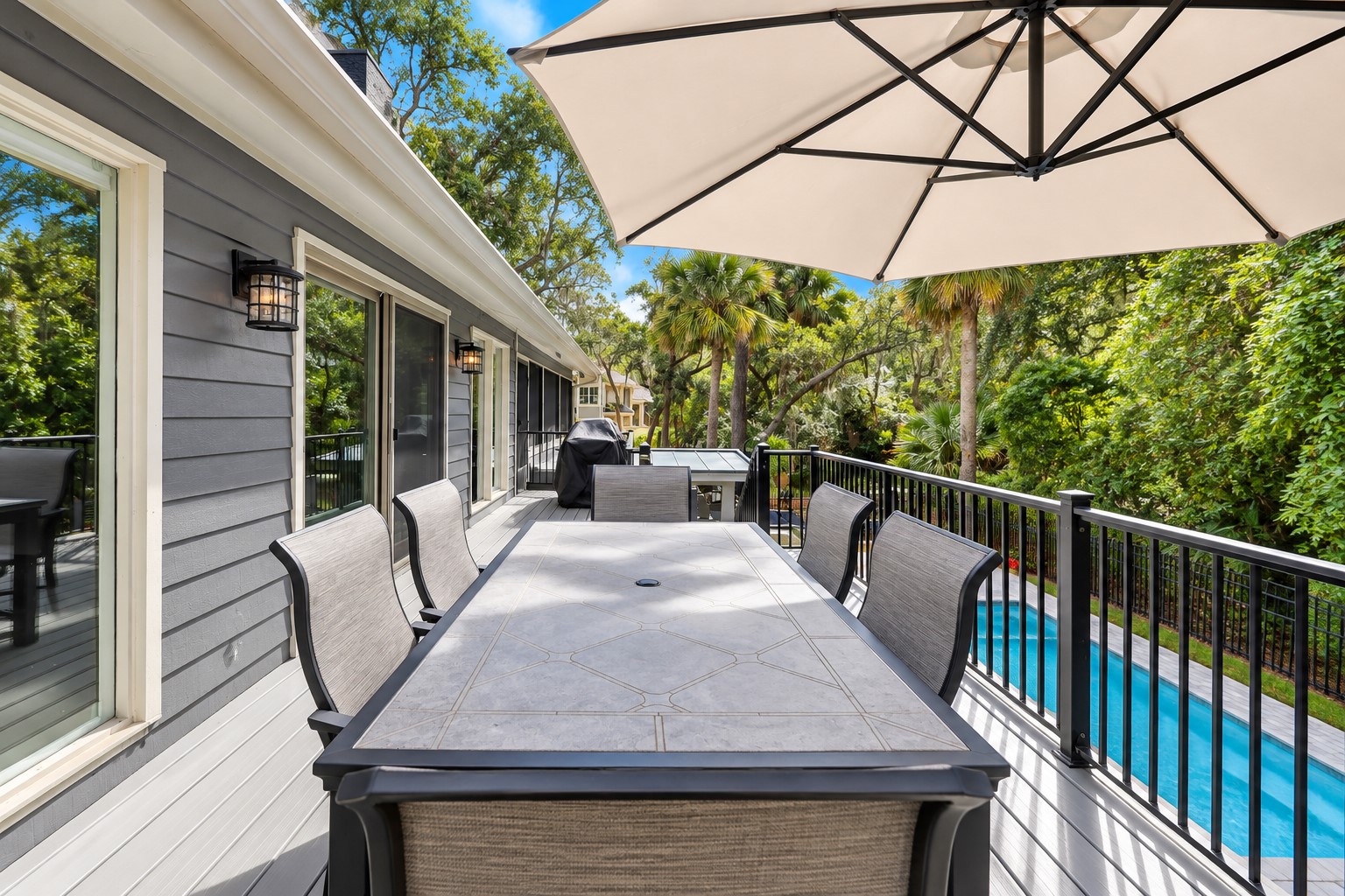 28 Ruddy Turnstone - Outdoor Dining Area