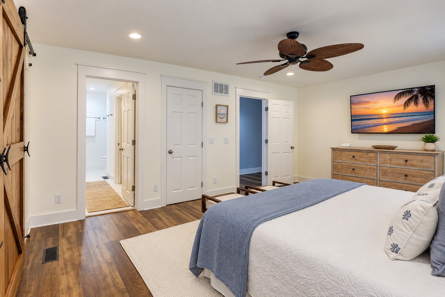 28 Ruddy Turnstone - King Suite