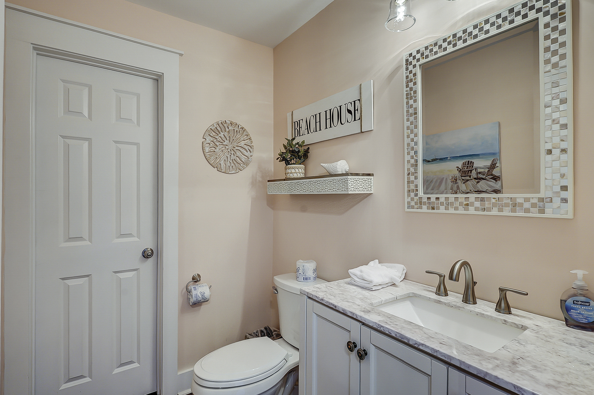 28 Ruddy Turnstone - Powder Room