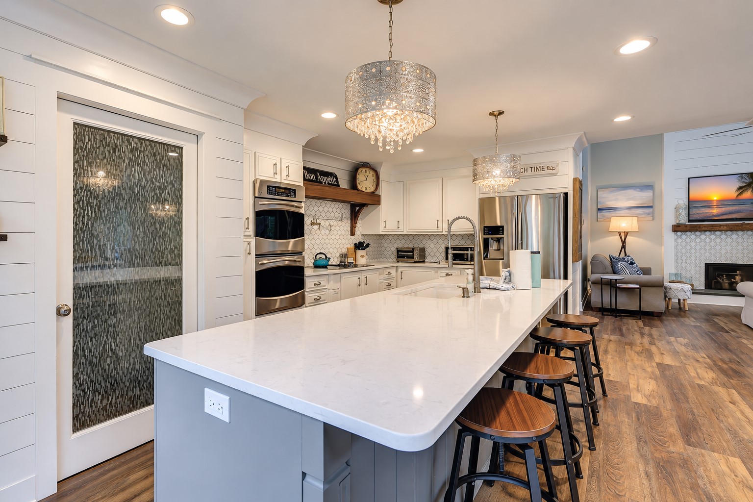 28 Ruddy Turnstone - Kitchen