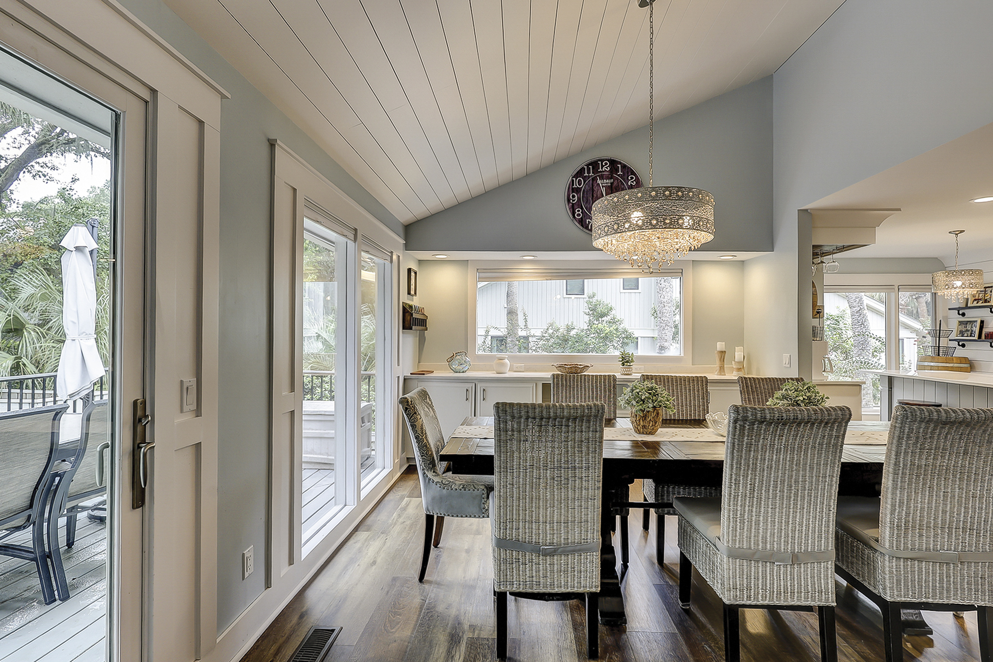 28 Ruddy Turnstone - Dining Area