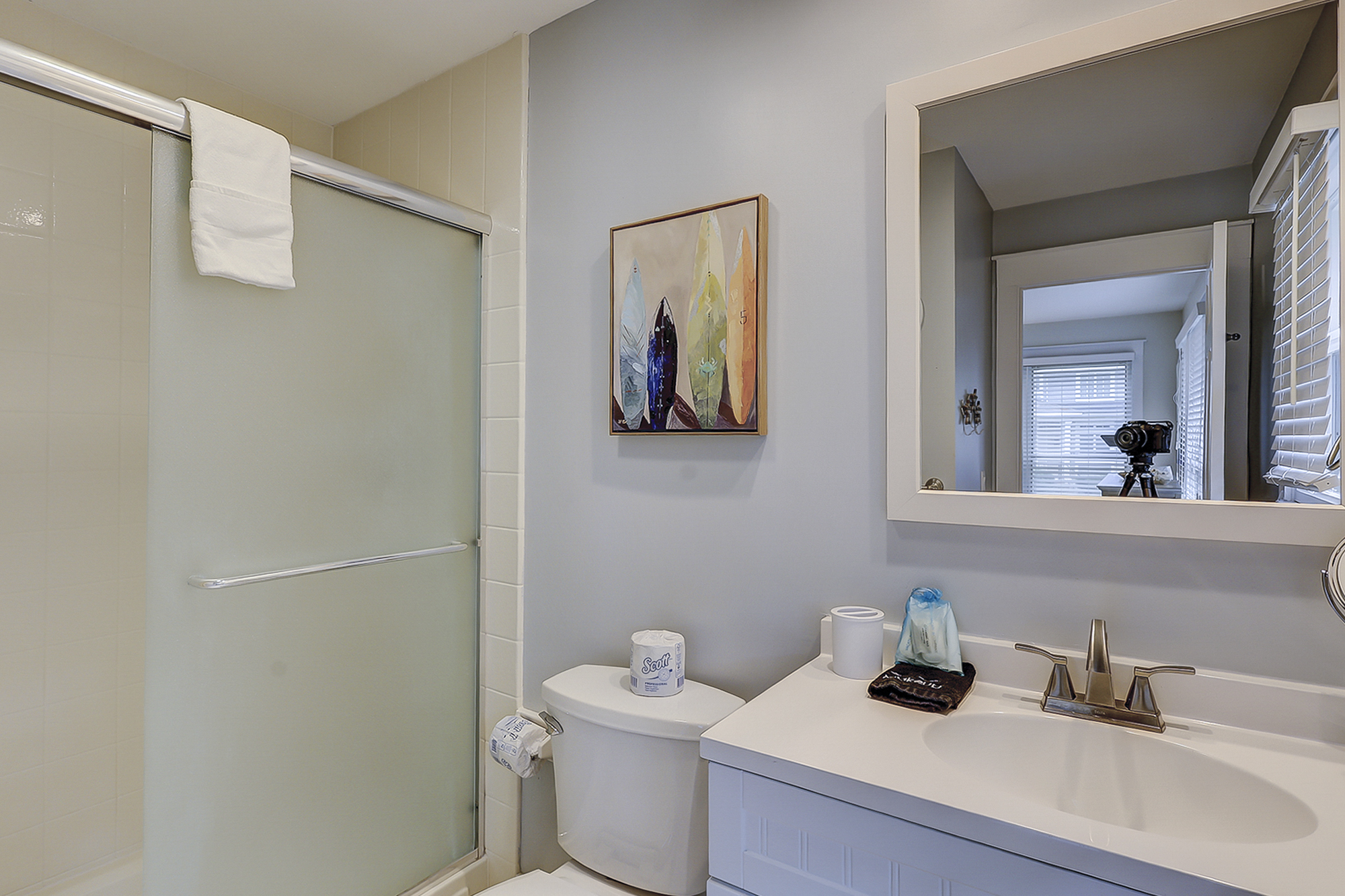 2nd Floor - King Suite Full Bathroom