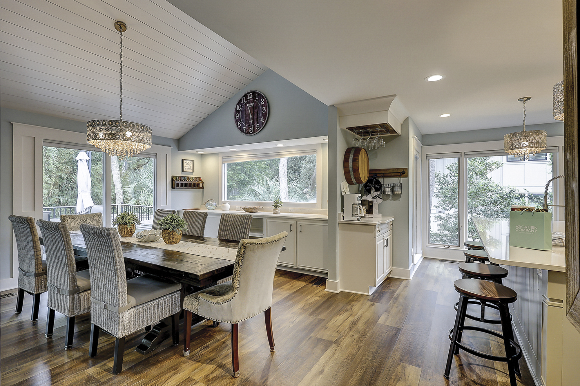 28 Ruddy Turnstone - Dining Area