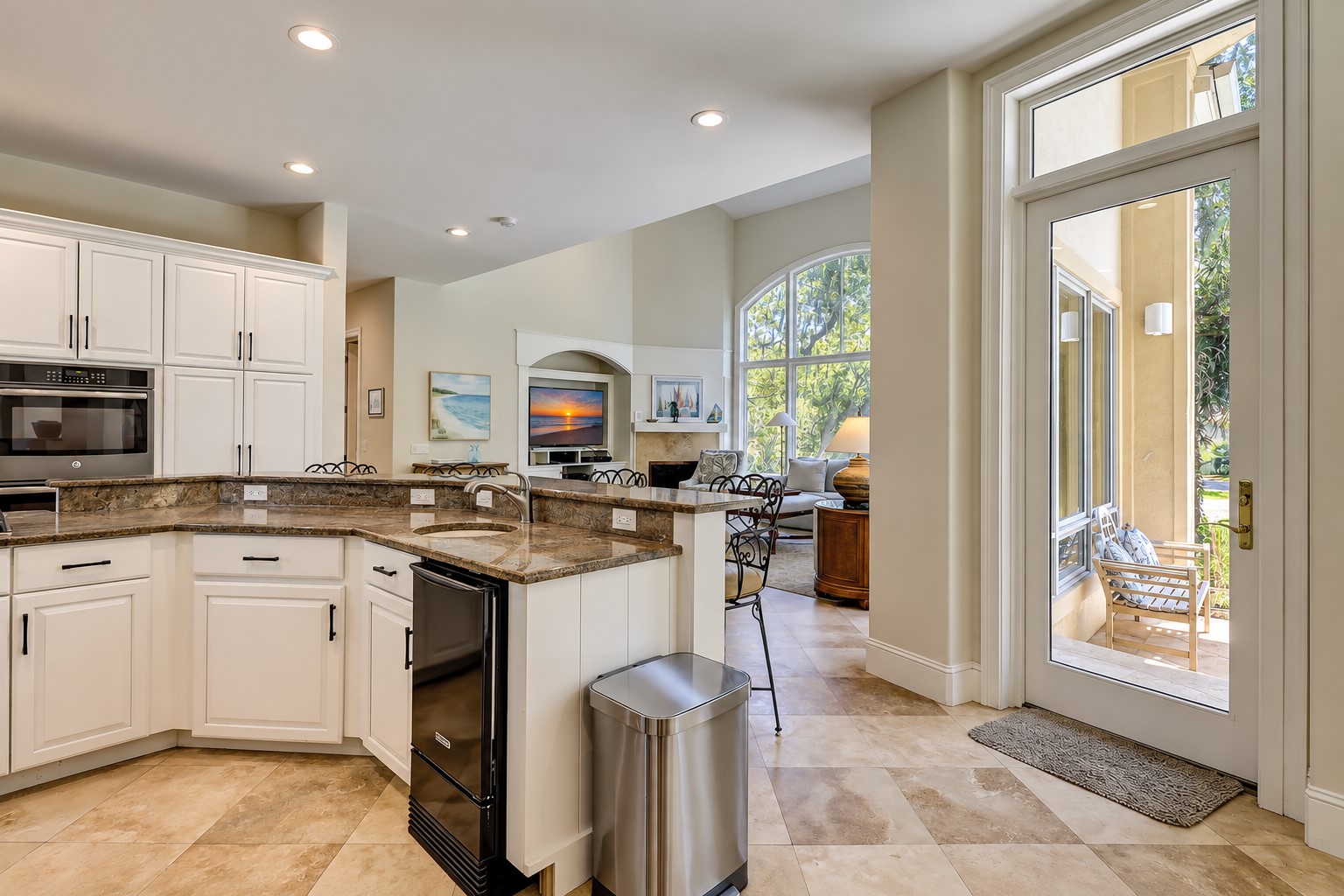 9 Beach Lagoon - Kitchen