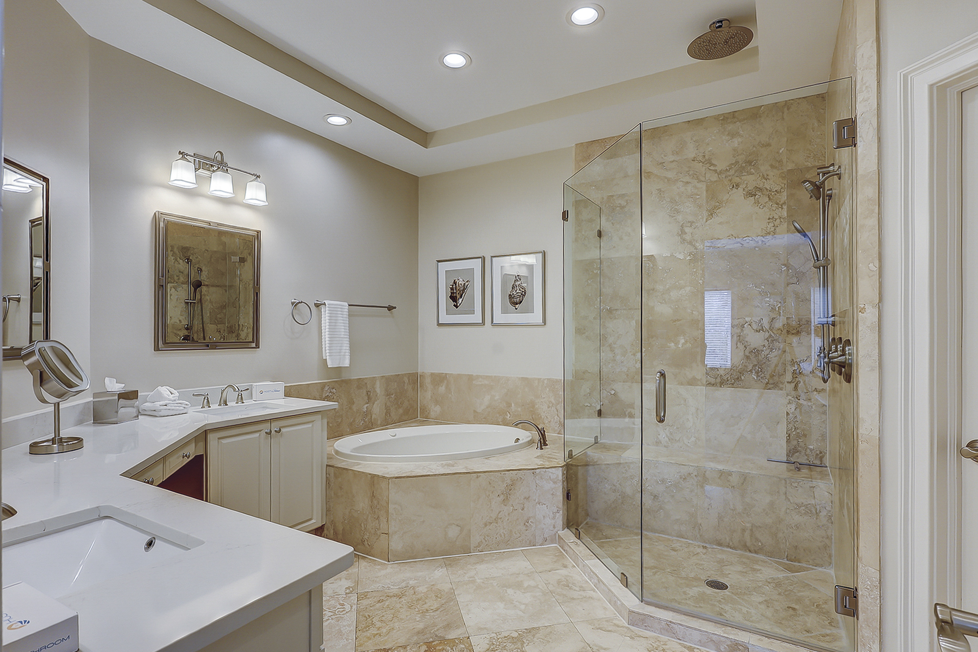 20 Knotts Way - 3rd Floor - King Master Suite - Full Bathroom
