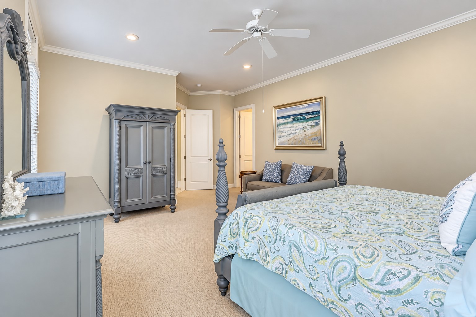20 Knotts Way - Main Floor - Master King Suite