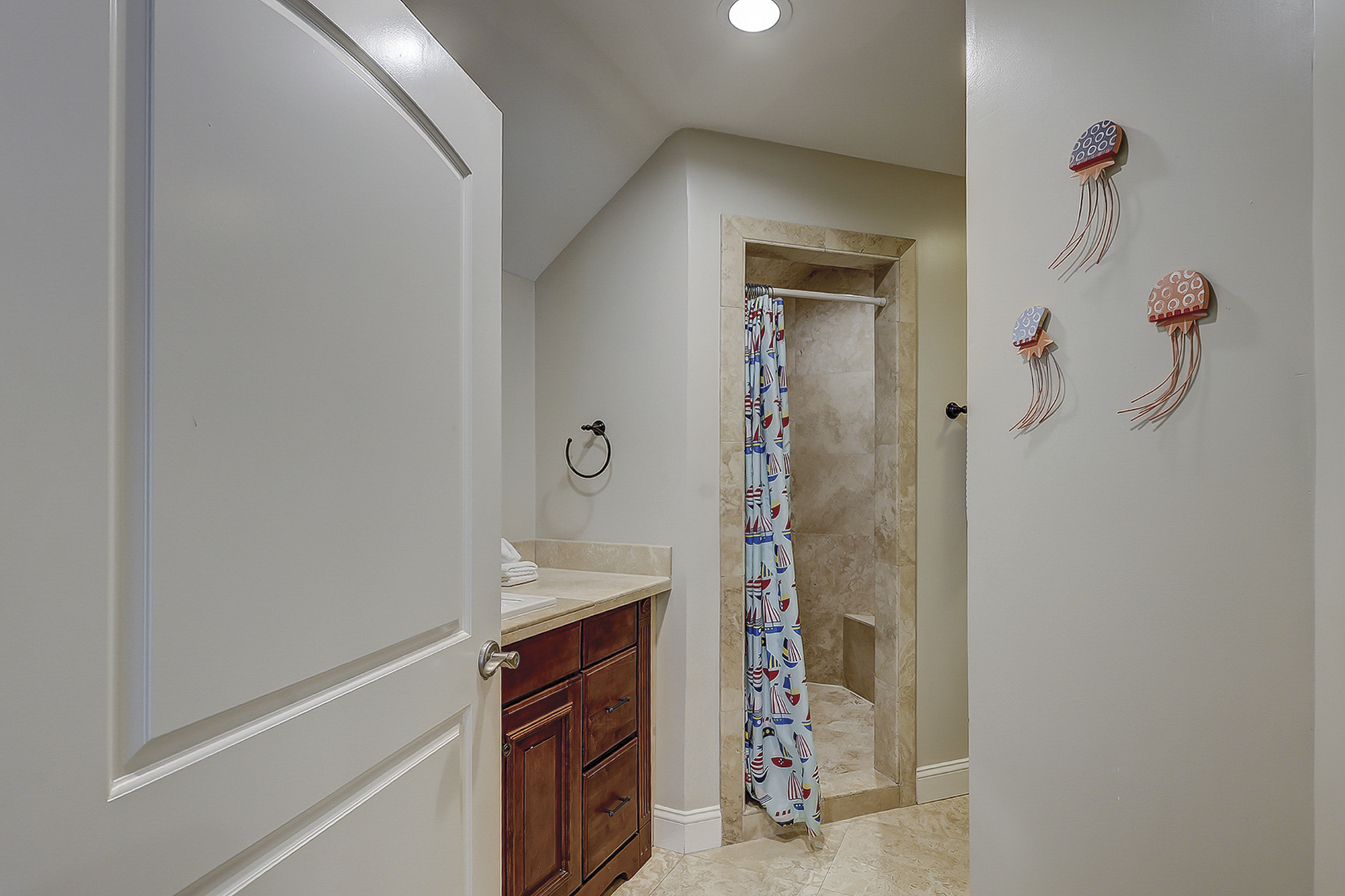20 Knotts Way - 3rd Floor Bunk Suite - Full Bathroom