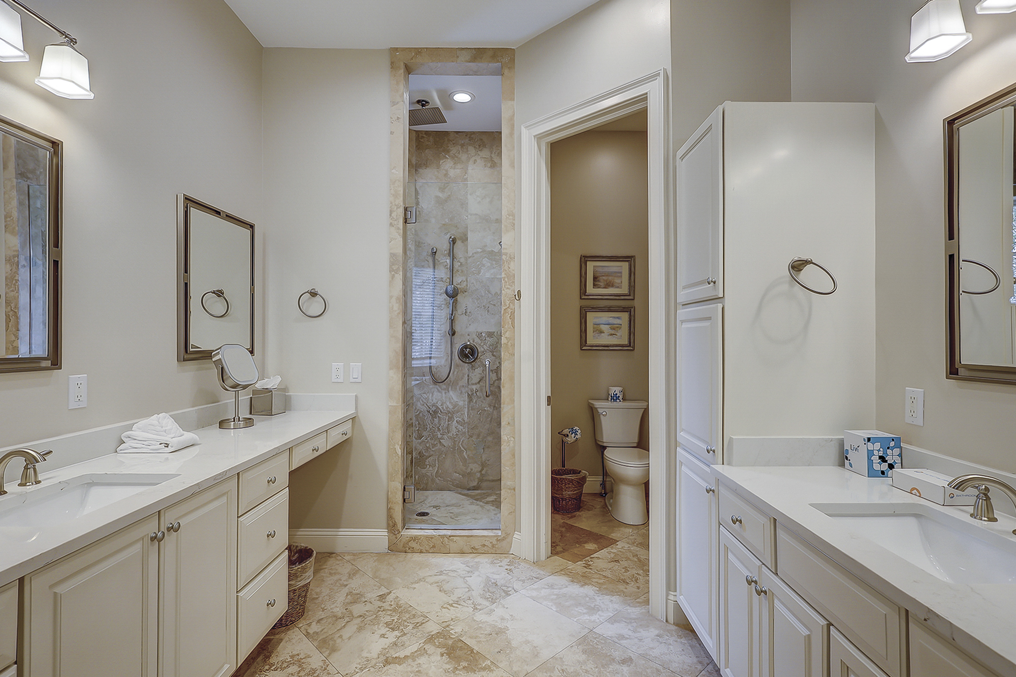 20 Knotts Way - 1st Floor - Master Suite Full Bathroom