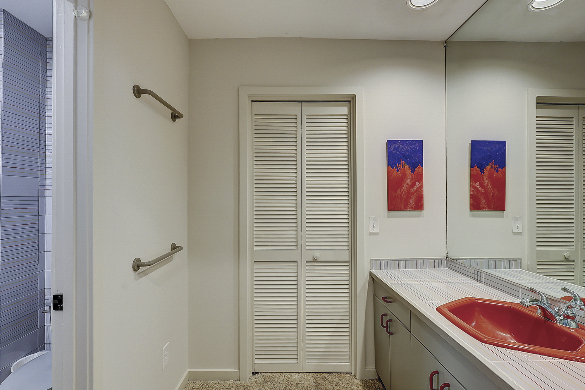 Bunk Room Bathroom