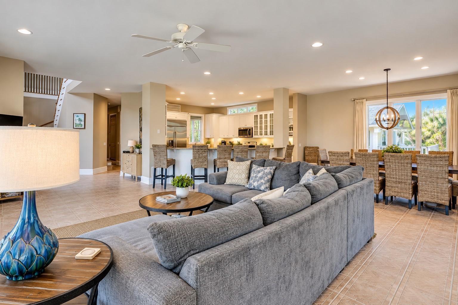 8 Curlew - Living/Dining Area