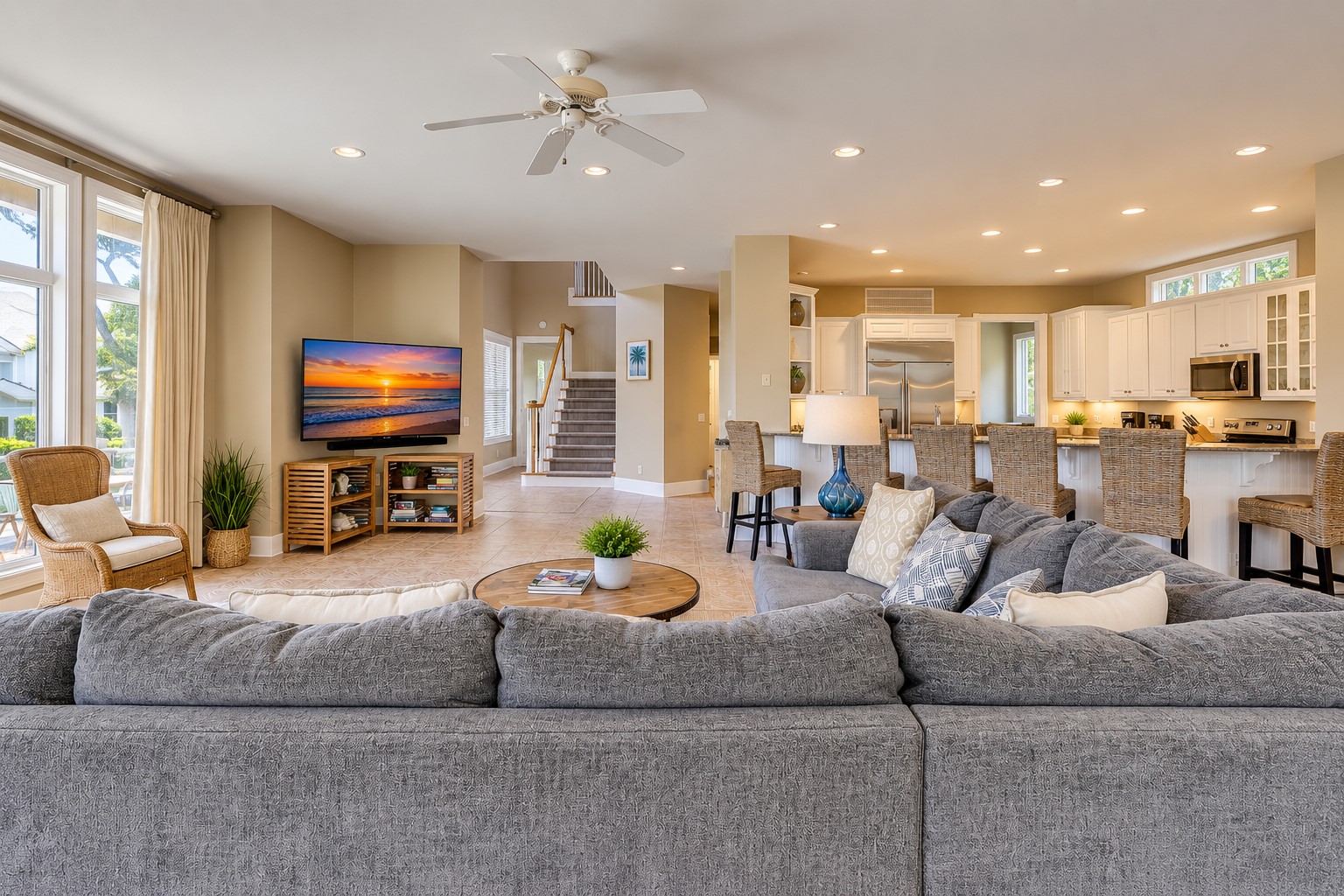 8 Curlew - Living Area