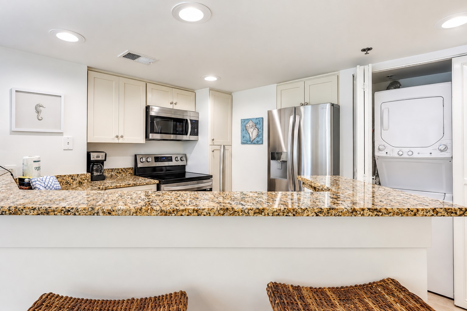 3229 Villamare - Kitchen & Laundry