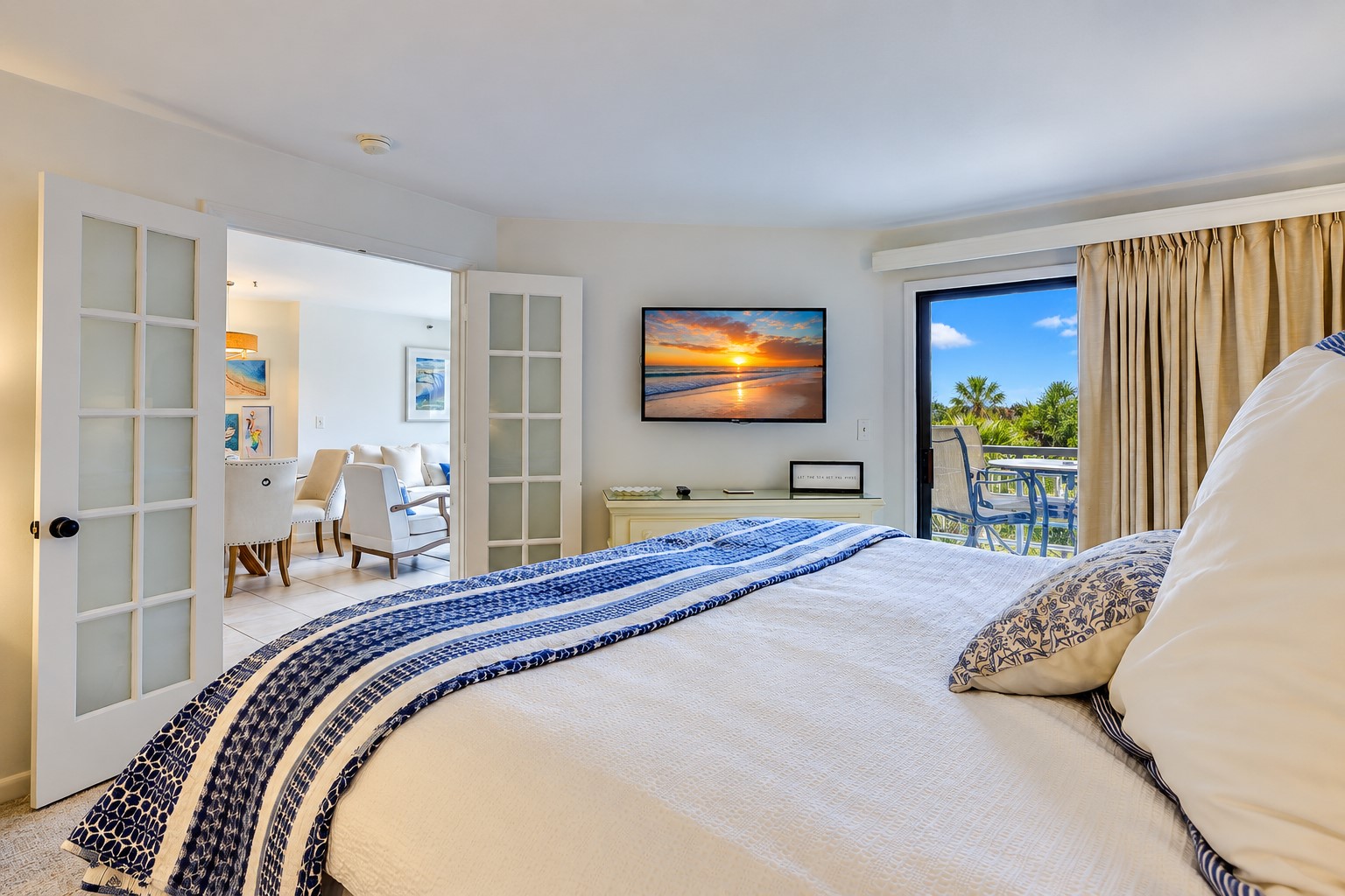 3229 Villamare - King Suite