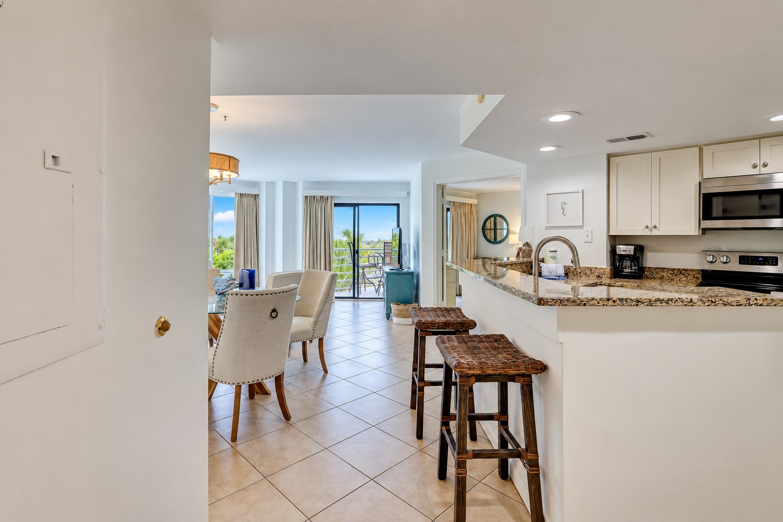 3229 Villamare - Main Area