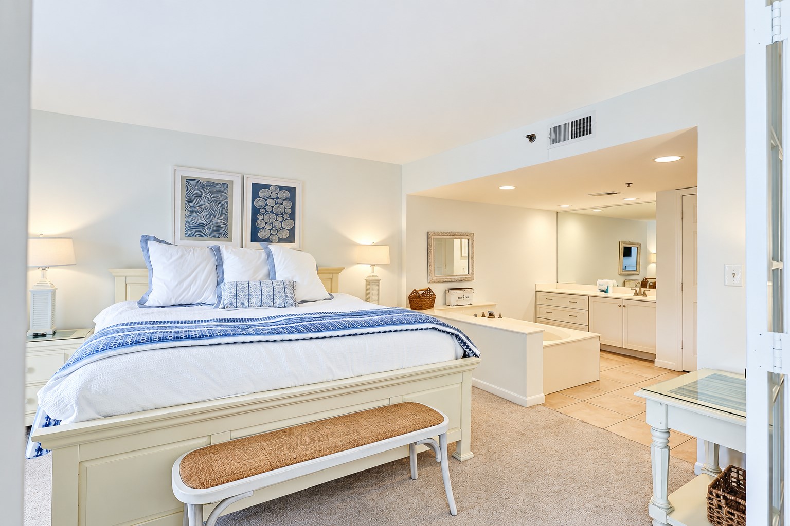 3229 Villamare - King Suite