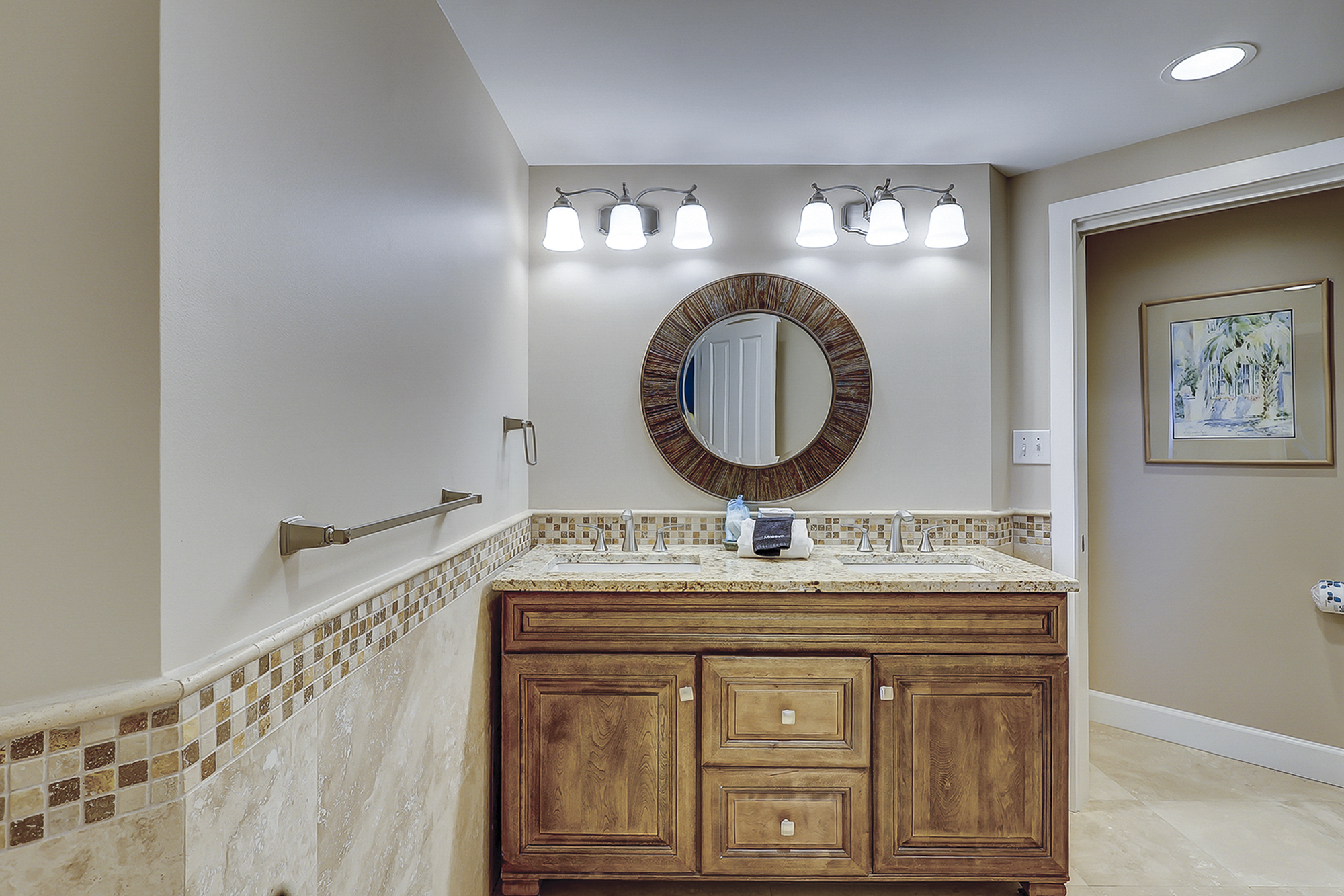 King Suite Full Bathroom