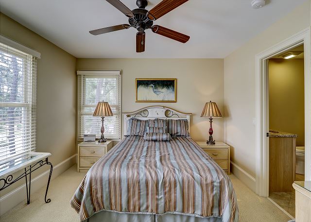 2nd Floor Queen Suite
