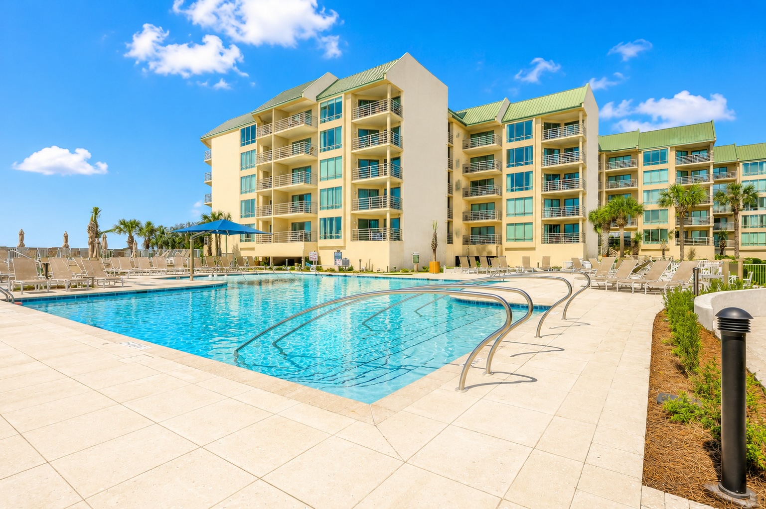 Villamare Family Pool
