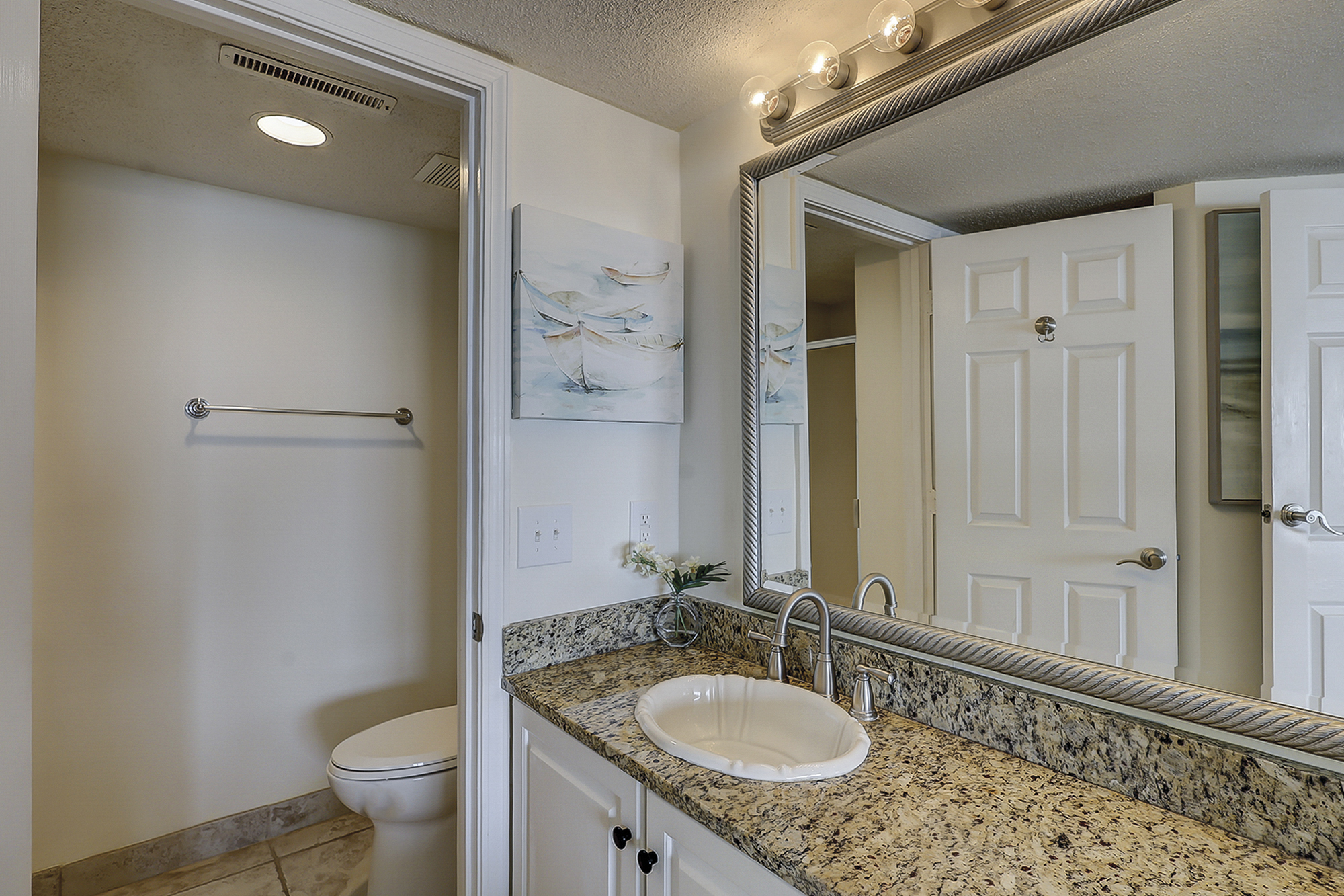 Guest Suite Full Bathroom