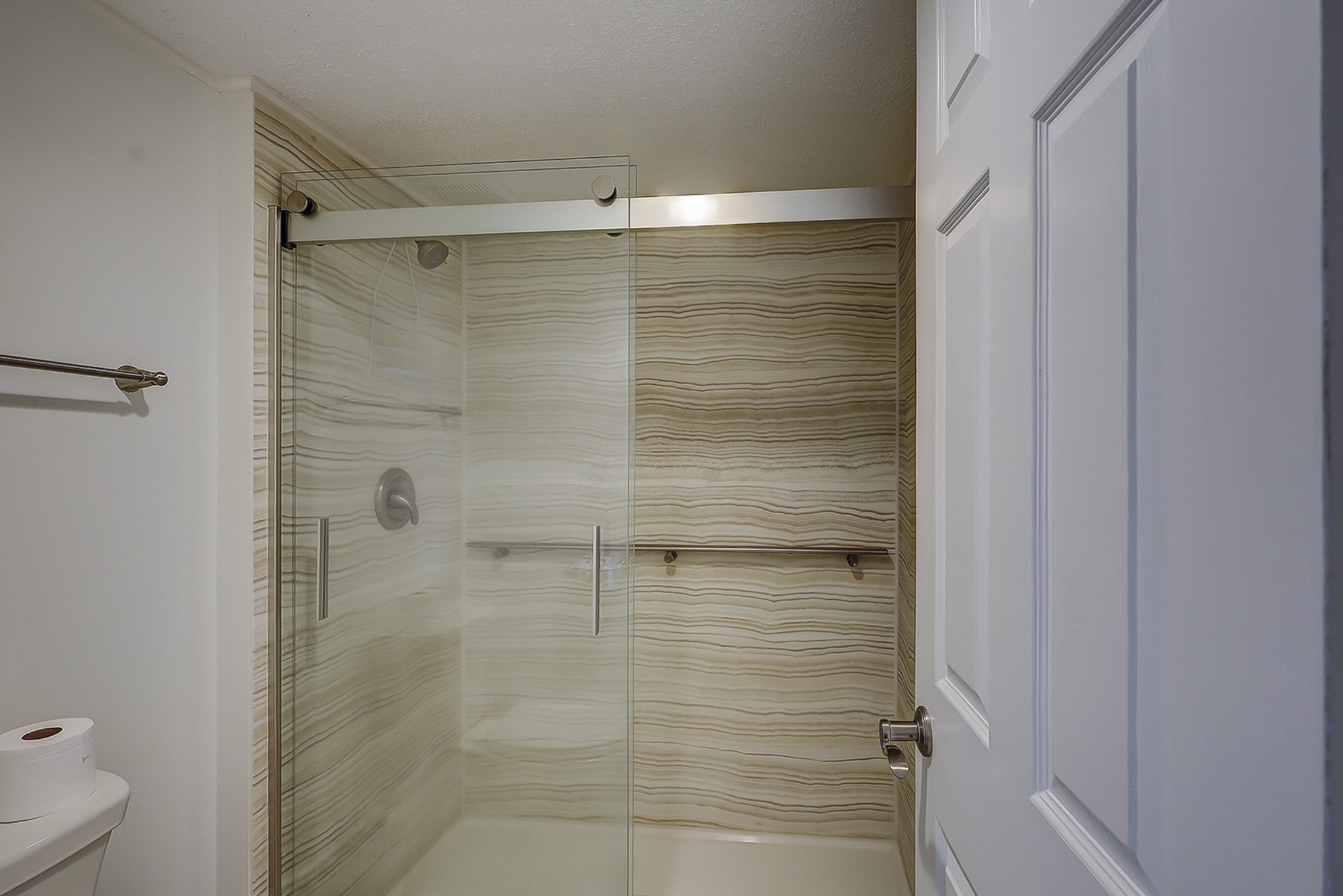 King Suite Full Bathroom