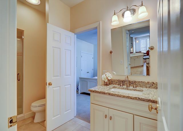1st Floor Guest Suite Full Bathroom