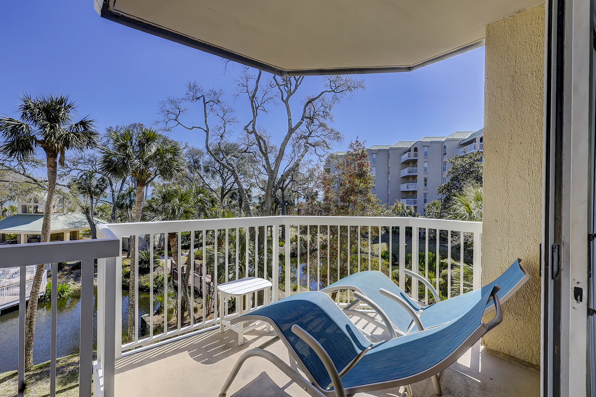 206 Barrington Arms | Photo 9