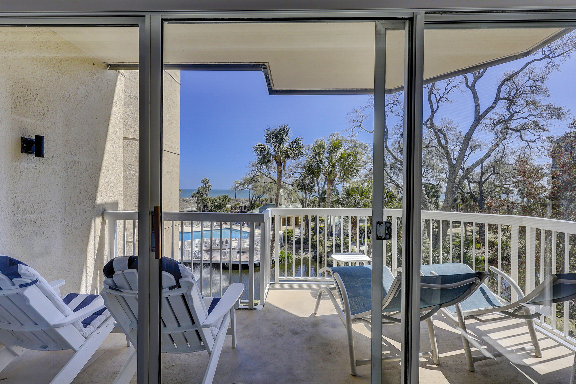 206 Barrington Arms | Photo 3