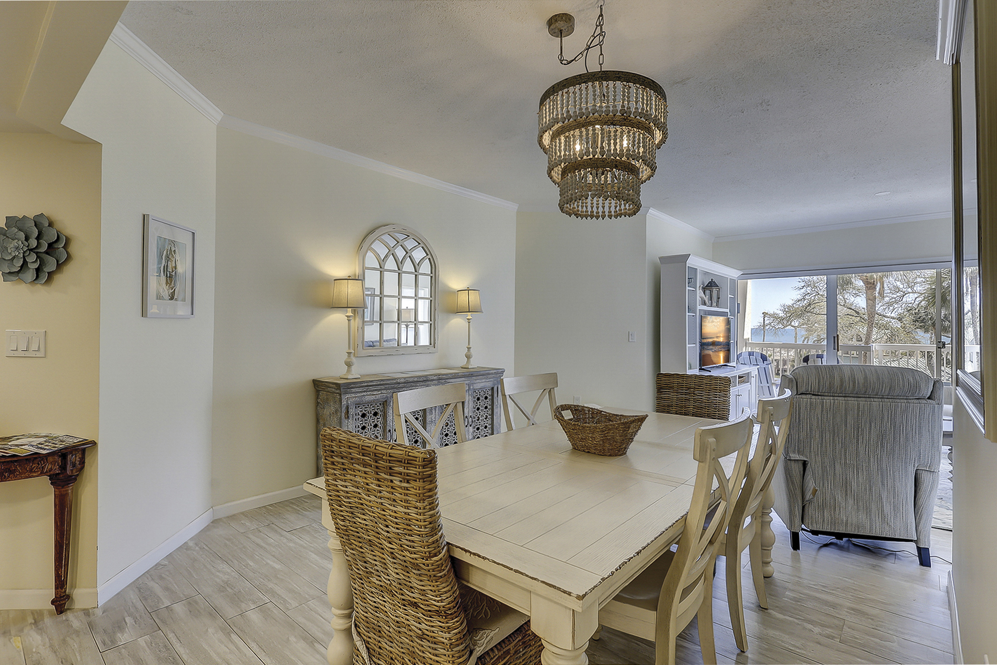 206 Barrington Arms | Photo 2