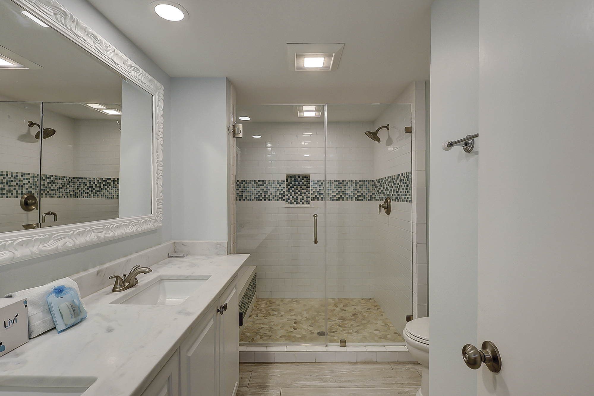 206 Barrington Arms | Photo 25