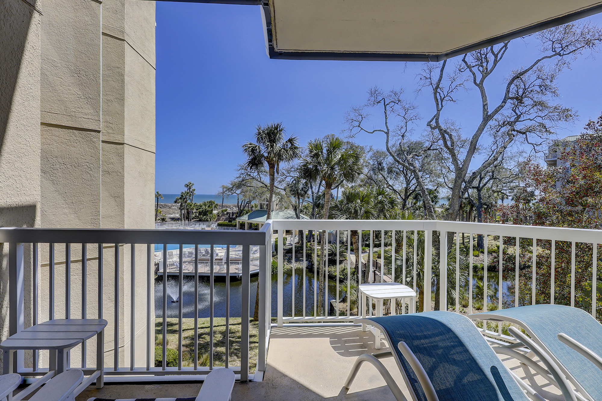 206 Barrington Arms | Photo 10