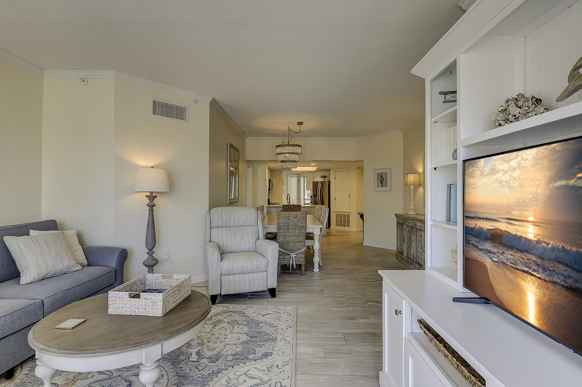 206 Barrington Arms | Photo 13