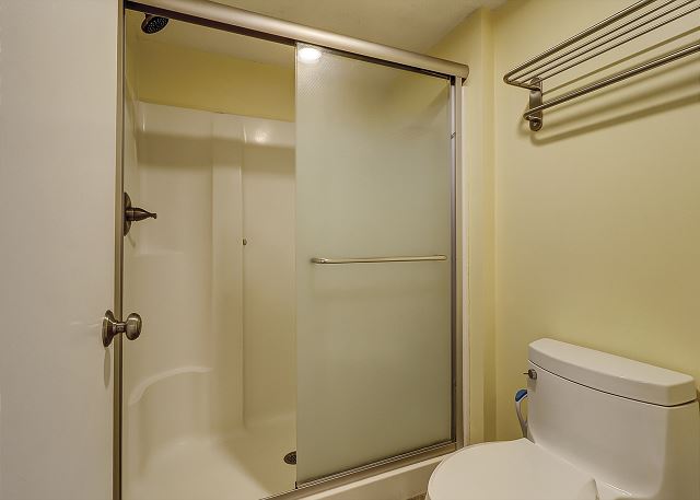 King Suite Full Bathroom