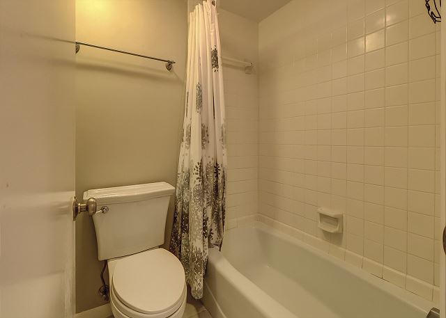 King Suite Full Bathroom