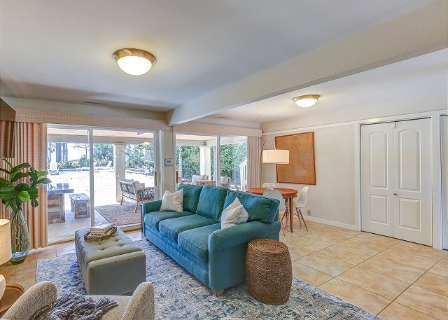 1st Floor Living Area